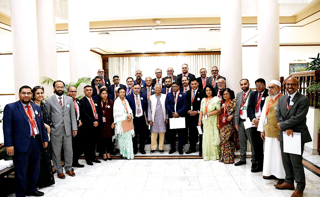 প্রধান উপদেষ্টা ড. মুহাম্মদ ইউনূসের সঙ্গে ভয়েস ফর গ্লোবাল বাংলাদেশিজ-এর প্রতিনিধি দলের সাক্ষাৎ