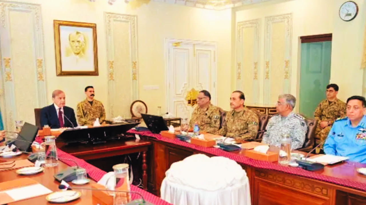 ভারতের আগ্রাসনের জবাব দিতে সেনাবাহিনীকে অনুমতি দিয়েছে পাকিস্তান