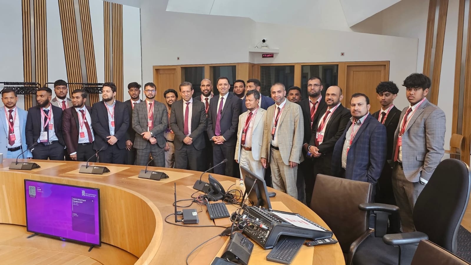 নর্থ বাংলা প্রেসক্লাব ইউকের প্রতিনিধি দলের স্কটিশ পার্লামেন্ট পরিদর্শন