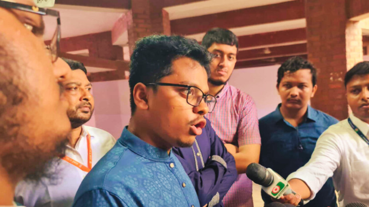 ডাকসু নির্বাচনে অনিয়মের অভিযোগ ছাত্রশিবির সমর্থিত প্রার্থীর