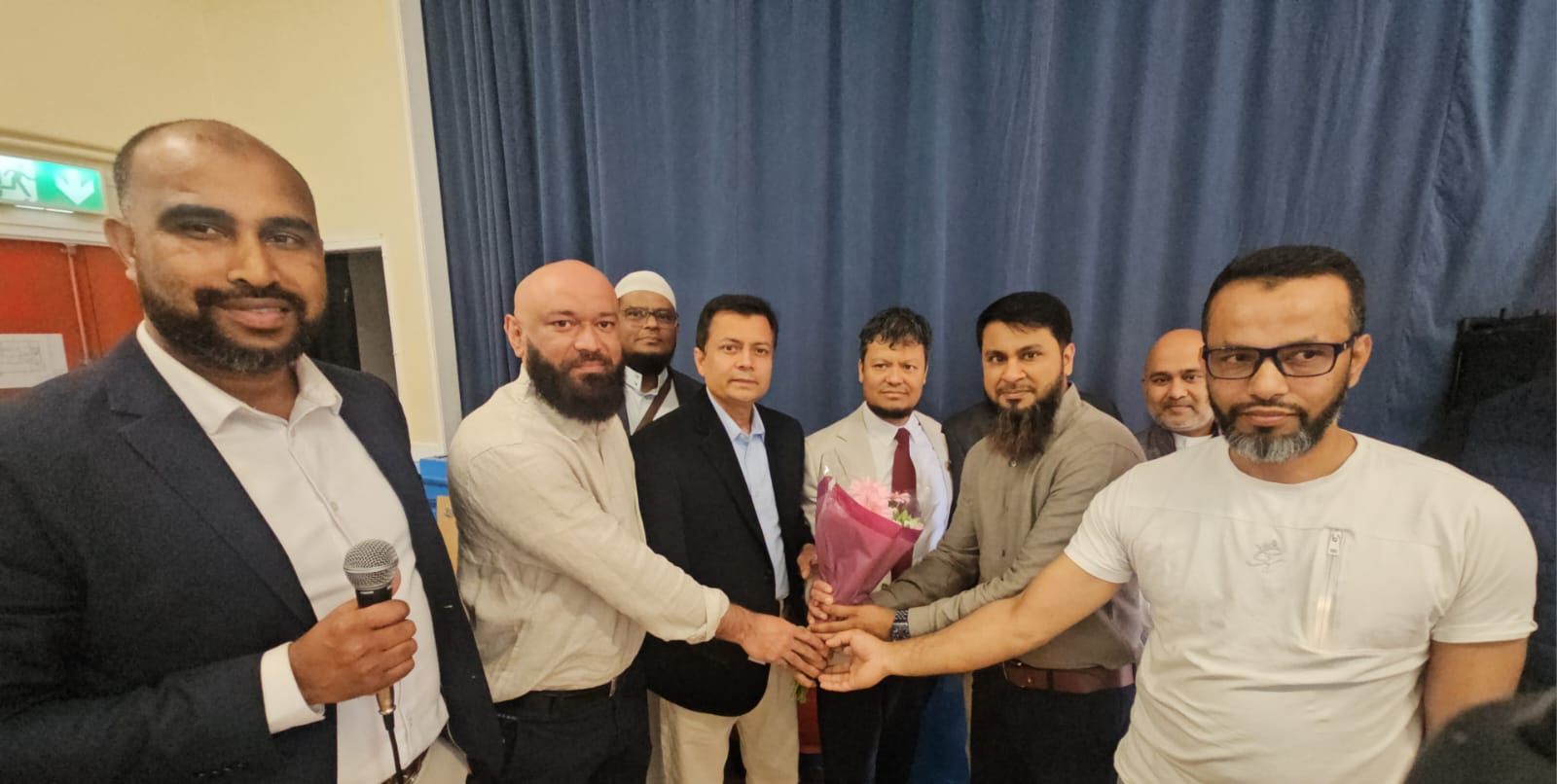 প্রবাসে ভালোবাসার বন্ধন: নর্থ ইংল্যান্ডের হল শহরে বাংলাদেশিদের প্রাণের মিলনমেলা